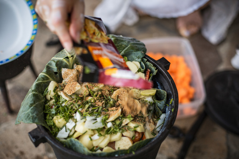 Ogród - Kociołek Żeliwny -emaliowany 8l Garnek Myśliwski  (8)