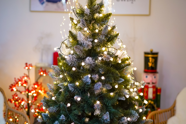 Boże Narodzenie - Sosna z brokatem biała 220 cm  CHOINKA SZTUCZNA  (9)