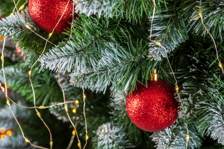 Choinki sztuczne - Sosna diamentowa choinka sztuczna LUX na pniu 160 cm (10)