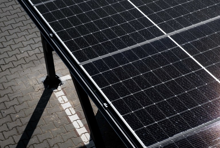 Domki / Garaże - Garaż samochodowy CARPORT Wiata FOTOWOLTAICZNA ZESTAW 3-FAZOWA 5KW (5)